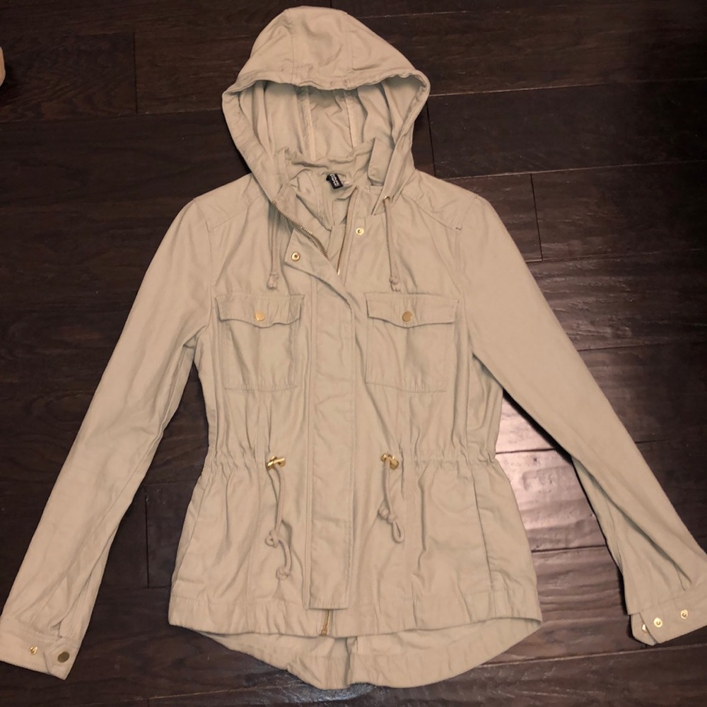 H&M beige utility jacket with gold detailing